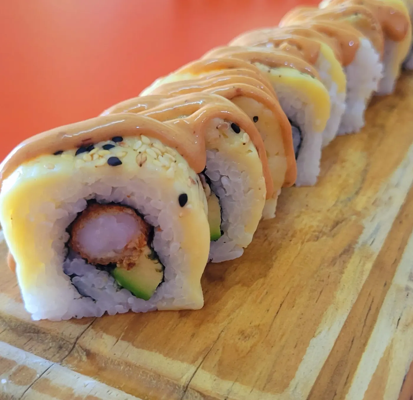 Manchego Maki cubierto de queso manchego