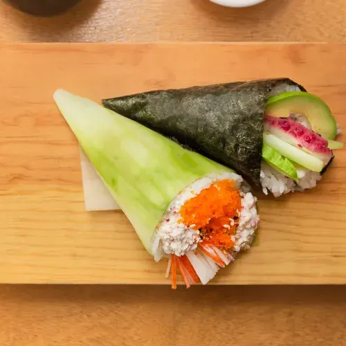 Temaki de alga y pepino